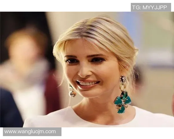 足球明星特朗普的精彩瞬间与球场风采全景展示