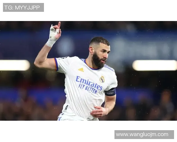 本泽马的传奇之路：从青涩少年到世界足坛巨星的蜕变与荣耀